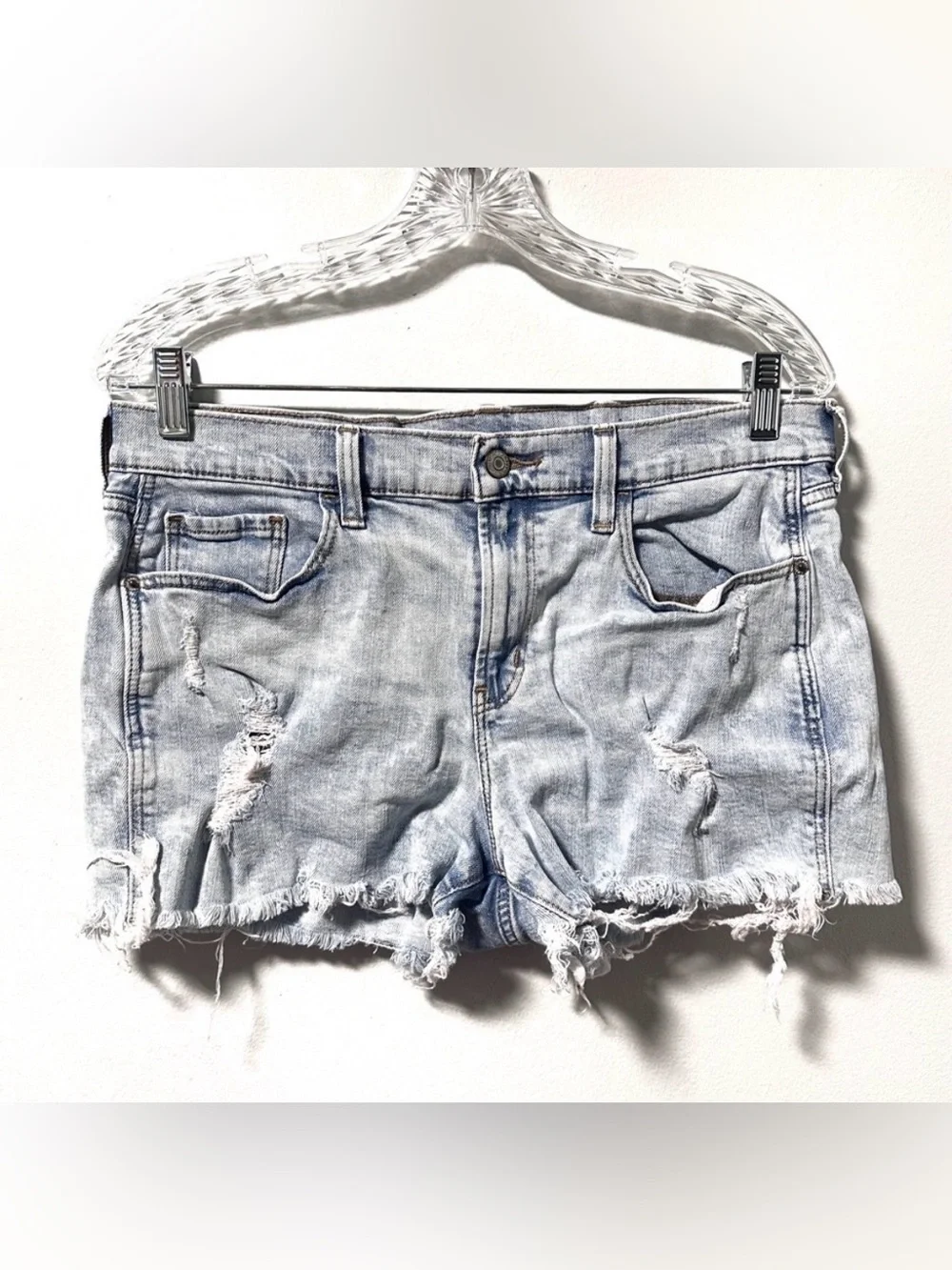 Old Navy Boyfriend Denim Shorts Distressed Cutoffs Light Wash Women’s Size 10